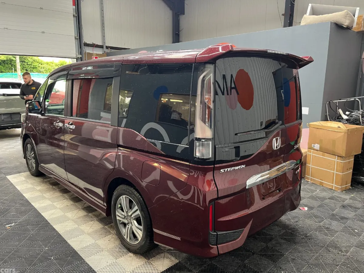 Honda Stepwagon MPV, Petrol Hybrid, 2020, Red