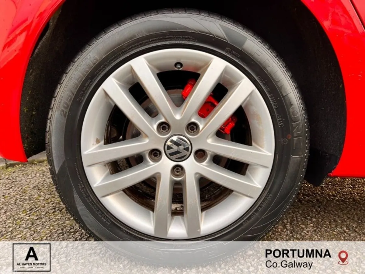 Volkswagen Golf Hatchback, Petrol, 2018, Red