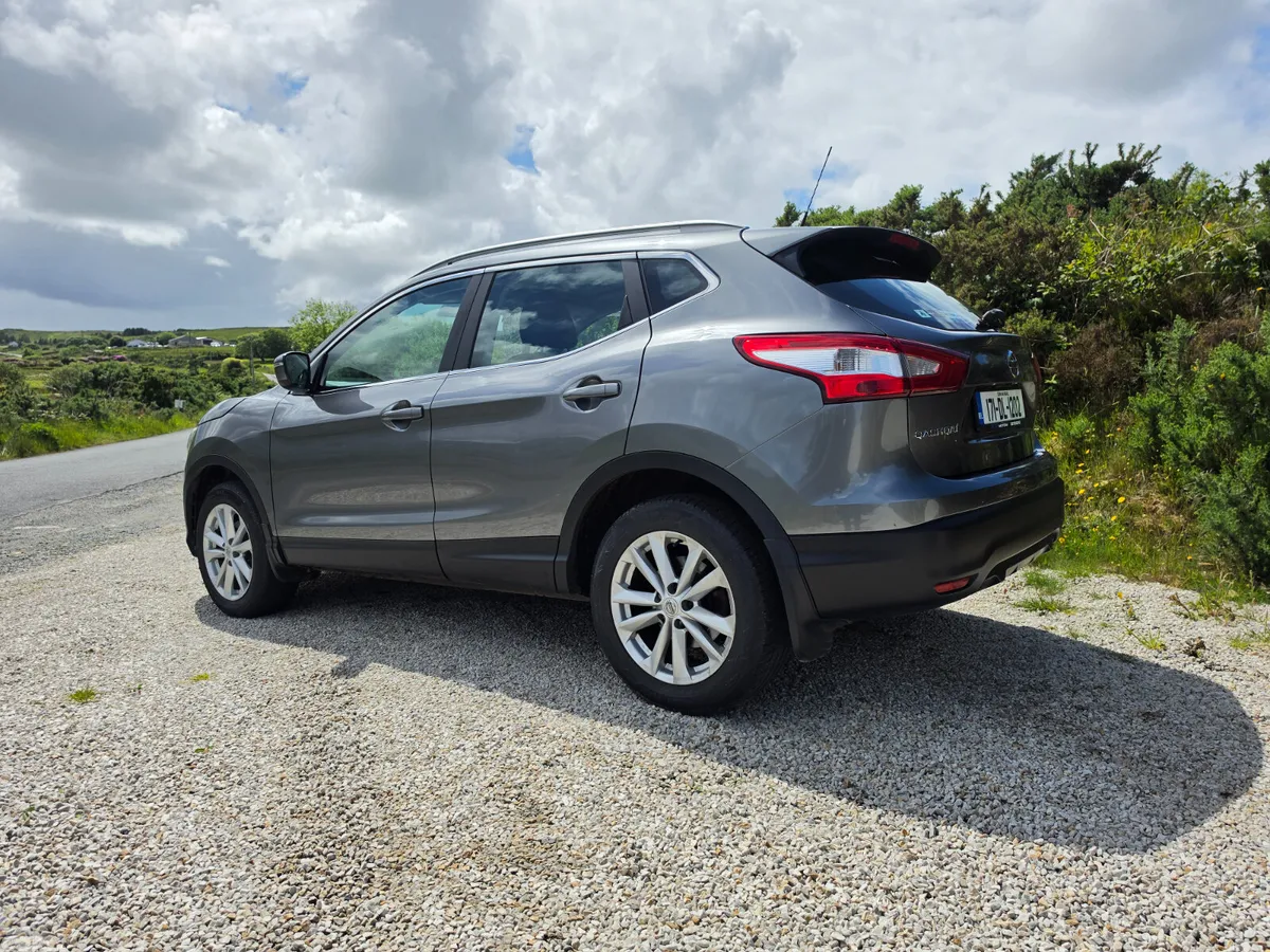 Nissan Qashqai SUV, Diesel, 2017, Grey
