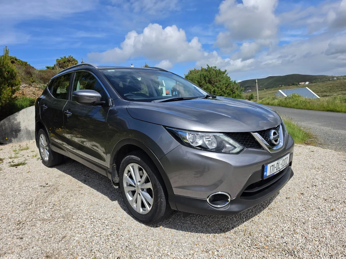 Nissan Qashqai SUV, Diesel, 2017, Grey