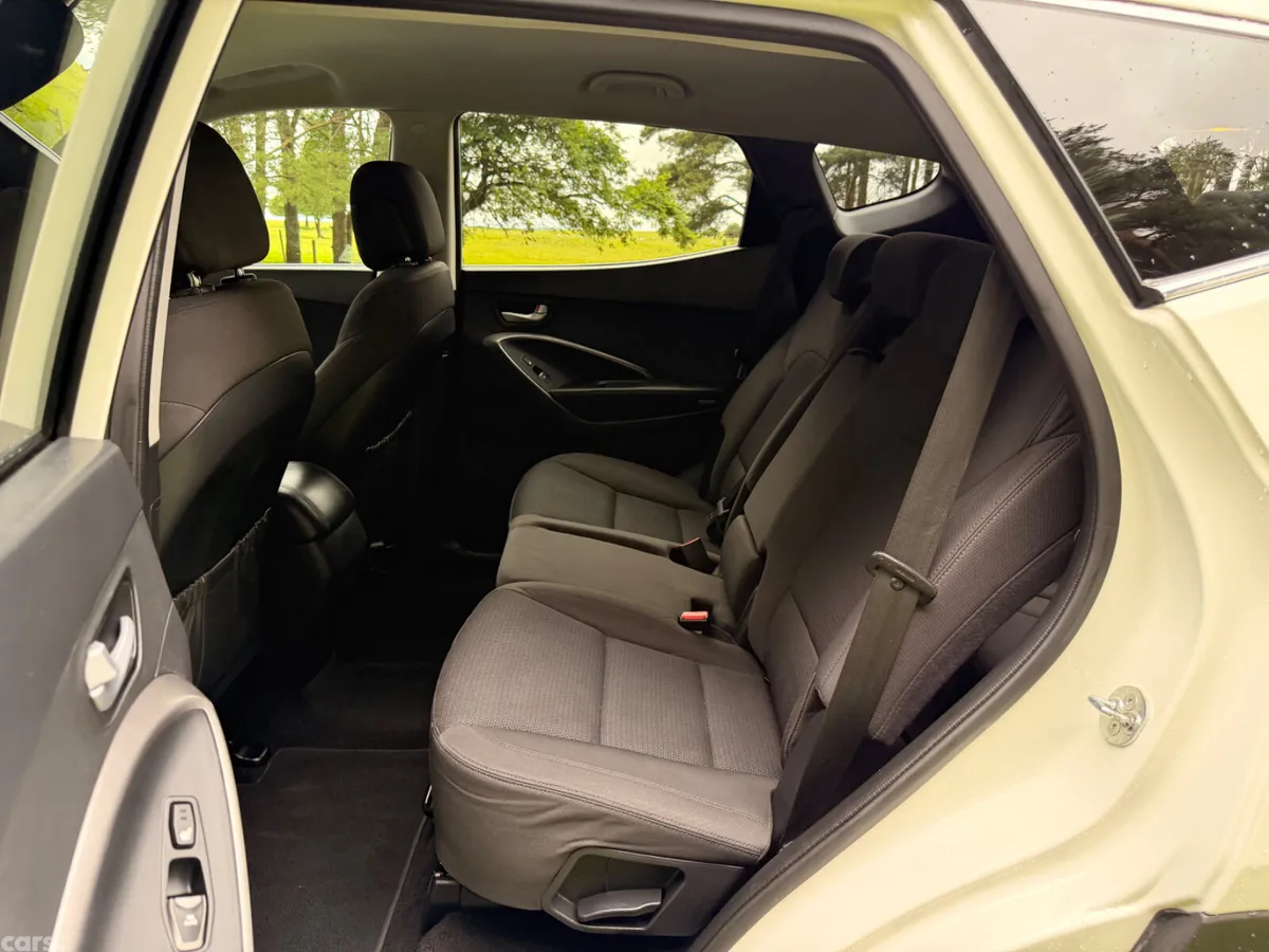 Hyundai Santa Fe SUV, Diesel, 2015, White