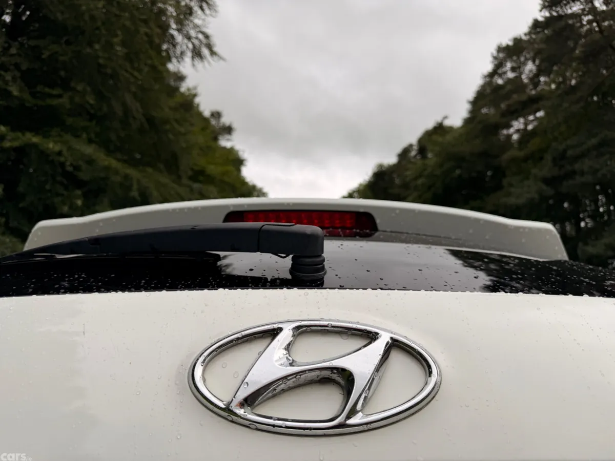Hyundai Santa Fe SUV, Diesel, 2015, White