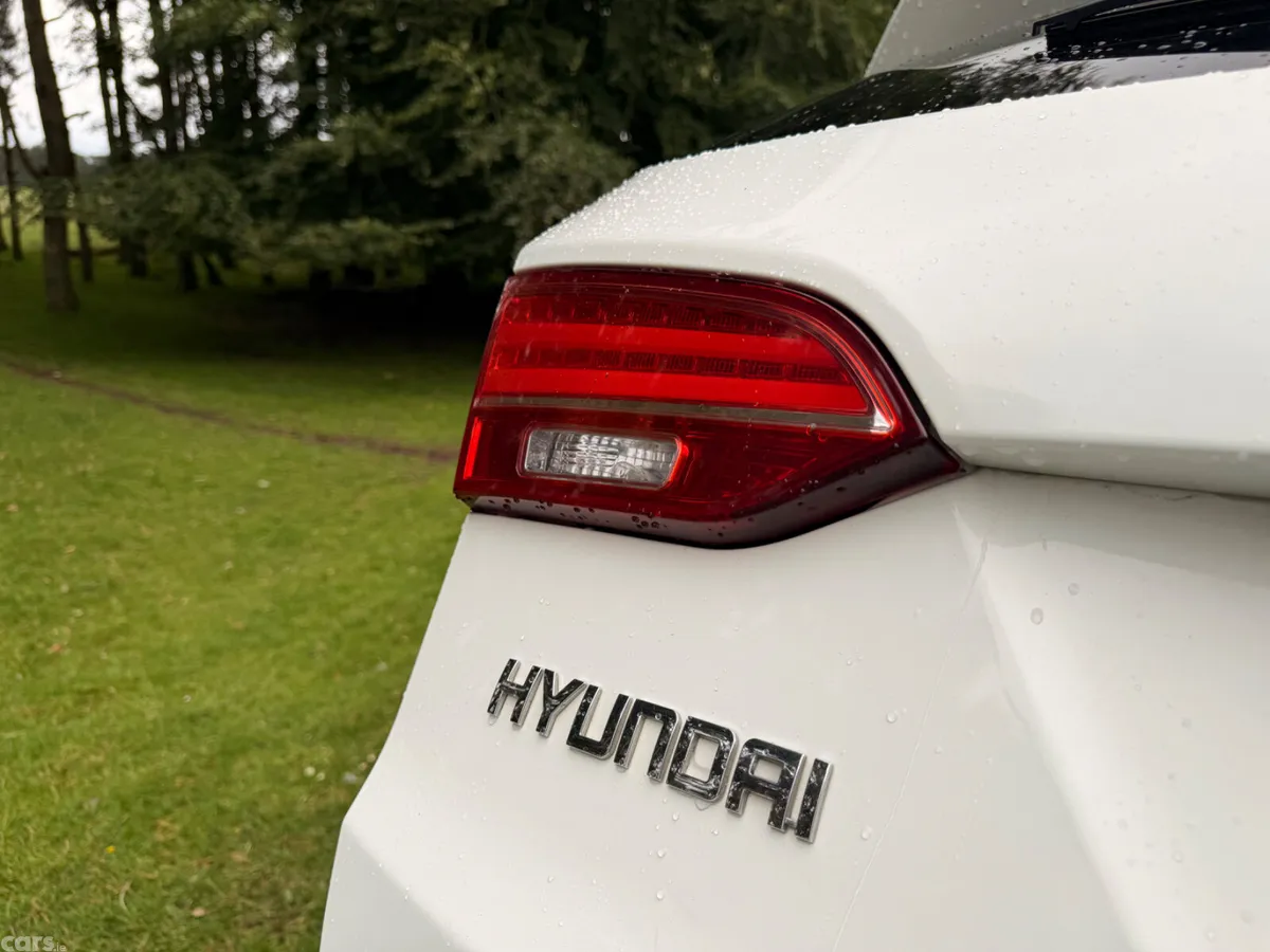 Hyundai Santa Fe SUV, Diesel, 2015, White