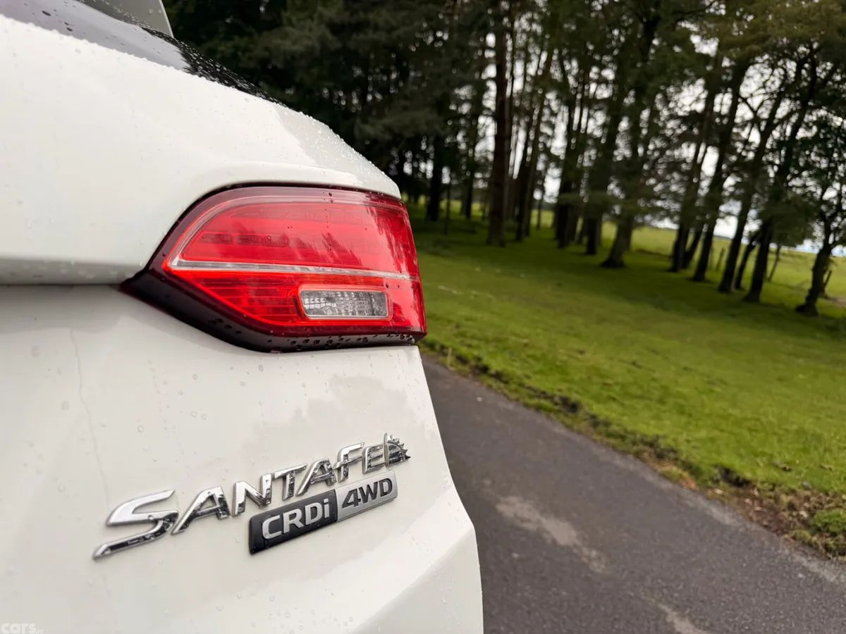 Hyundai Santa Fe SUV, Diesel, 2015, White