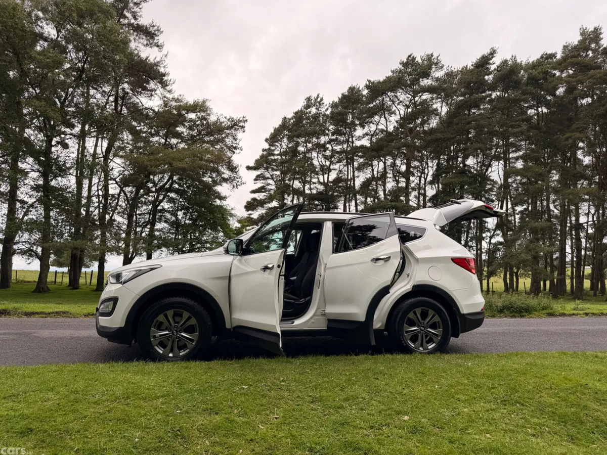 Hyundai Santa Fe SUV, Diesel, 2015, White