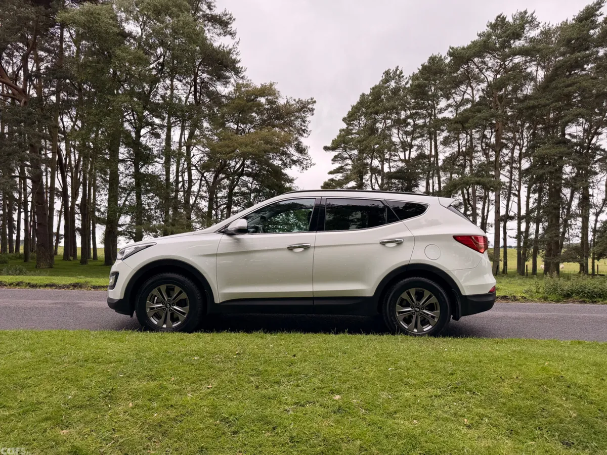 Hyundai Santa Fe SUV, Diesel, 2015, White