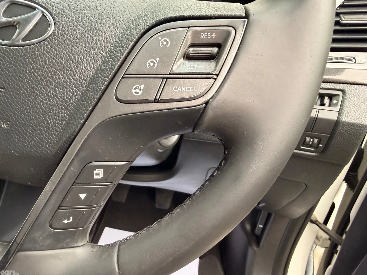 Hyundai Santa Fe SUV, Diesel, 2015, White