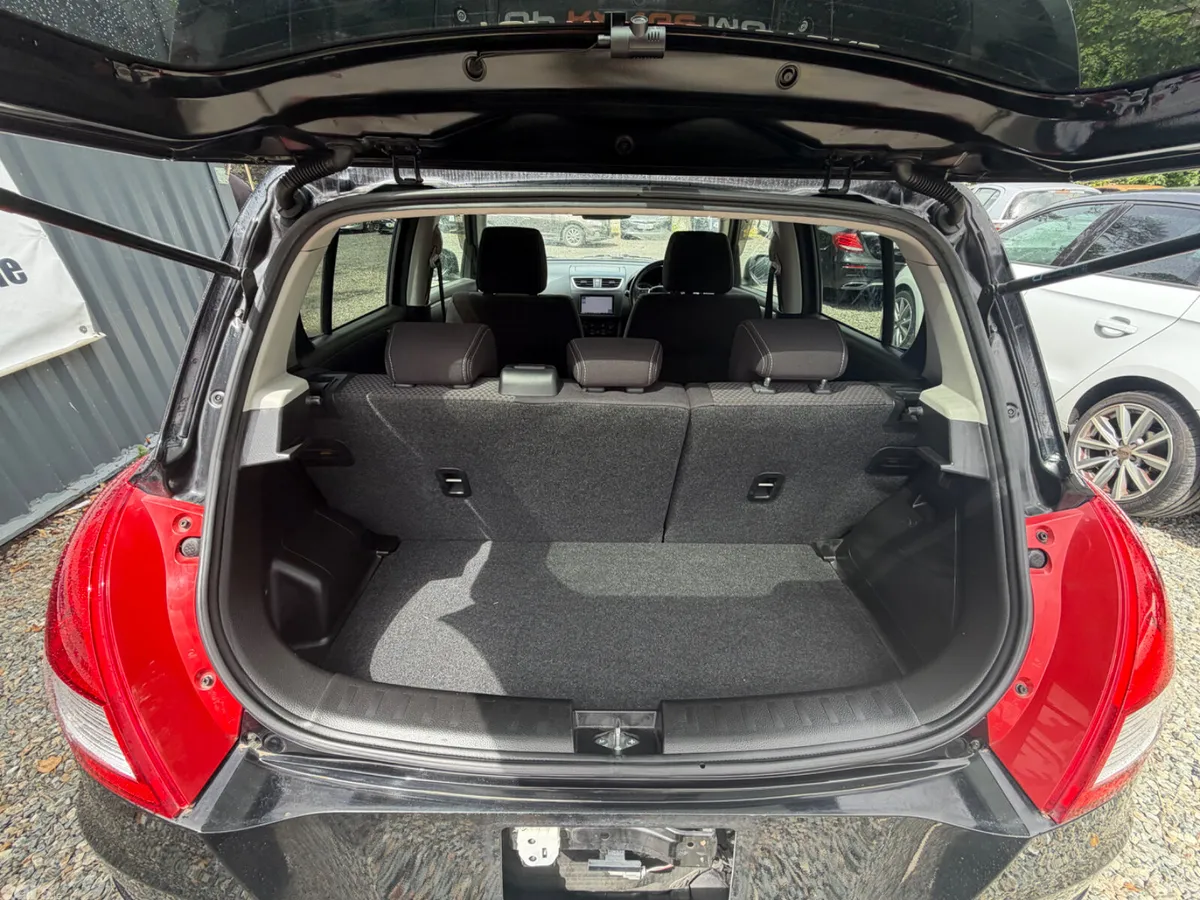 Suzuki Swift Hatchback, Petrol, 2014, Black