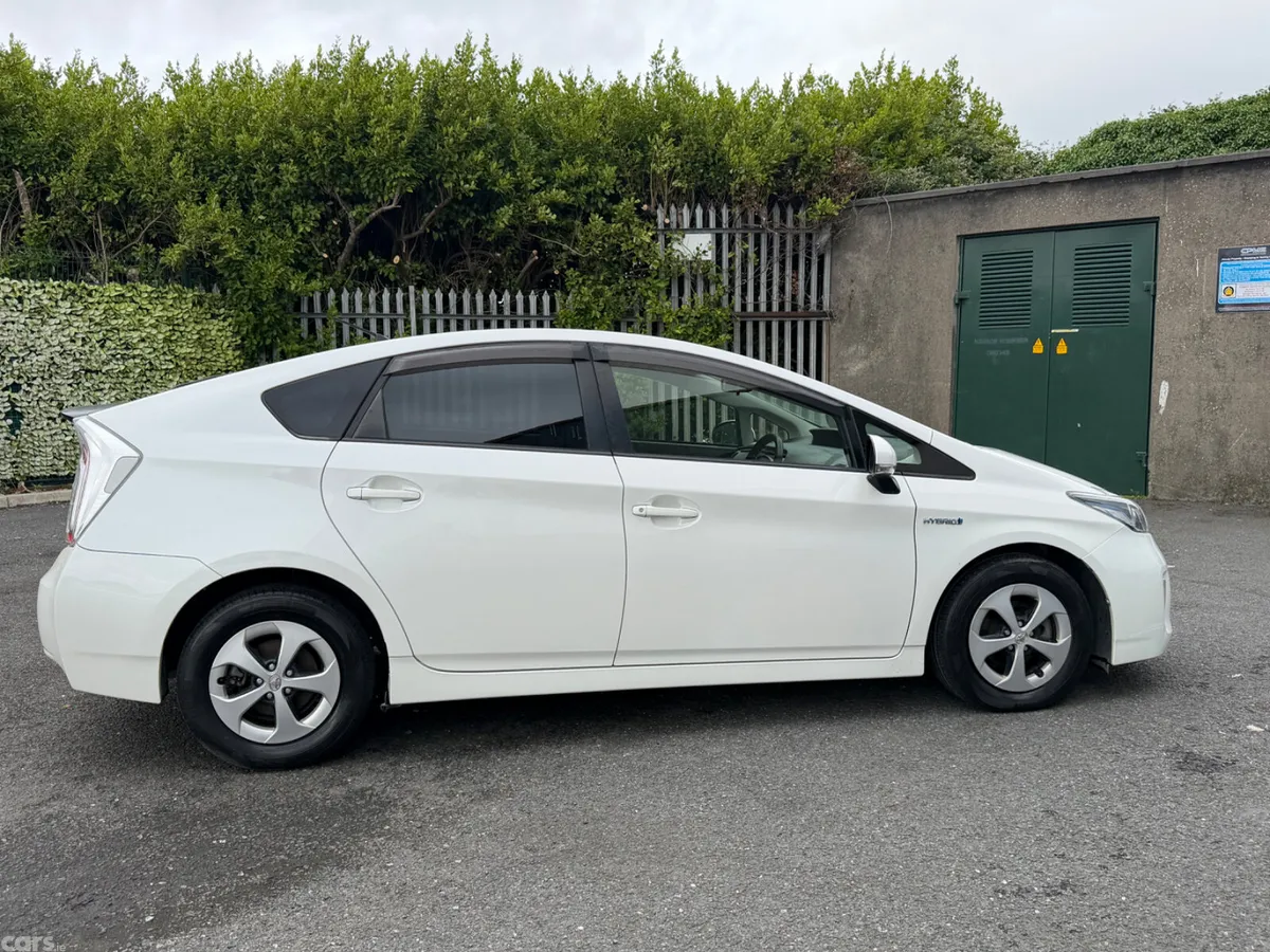 Toyota Prius Hatchback, Petrol, 2013, White
