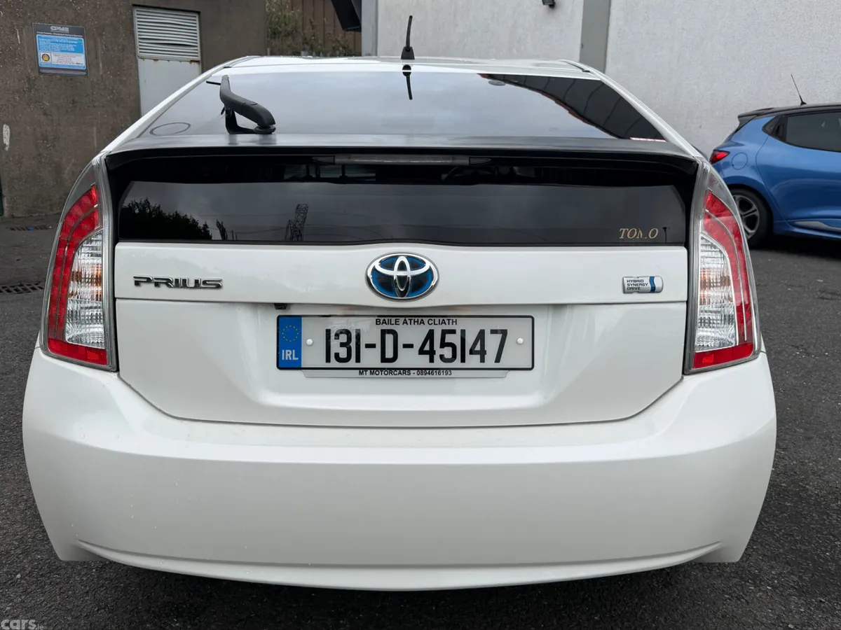 Toyota Prius Hatchback, Petrol, 2013, White