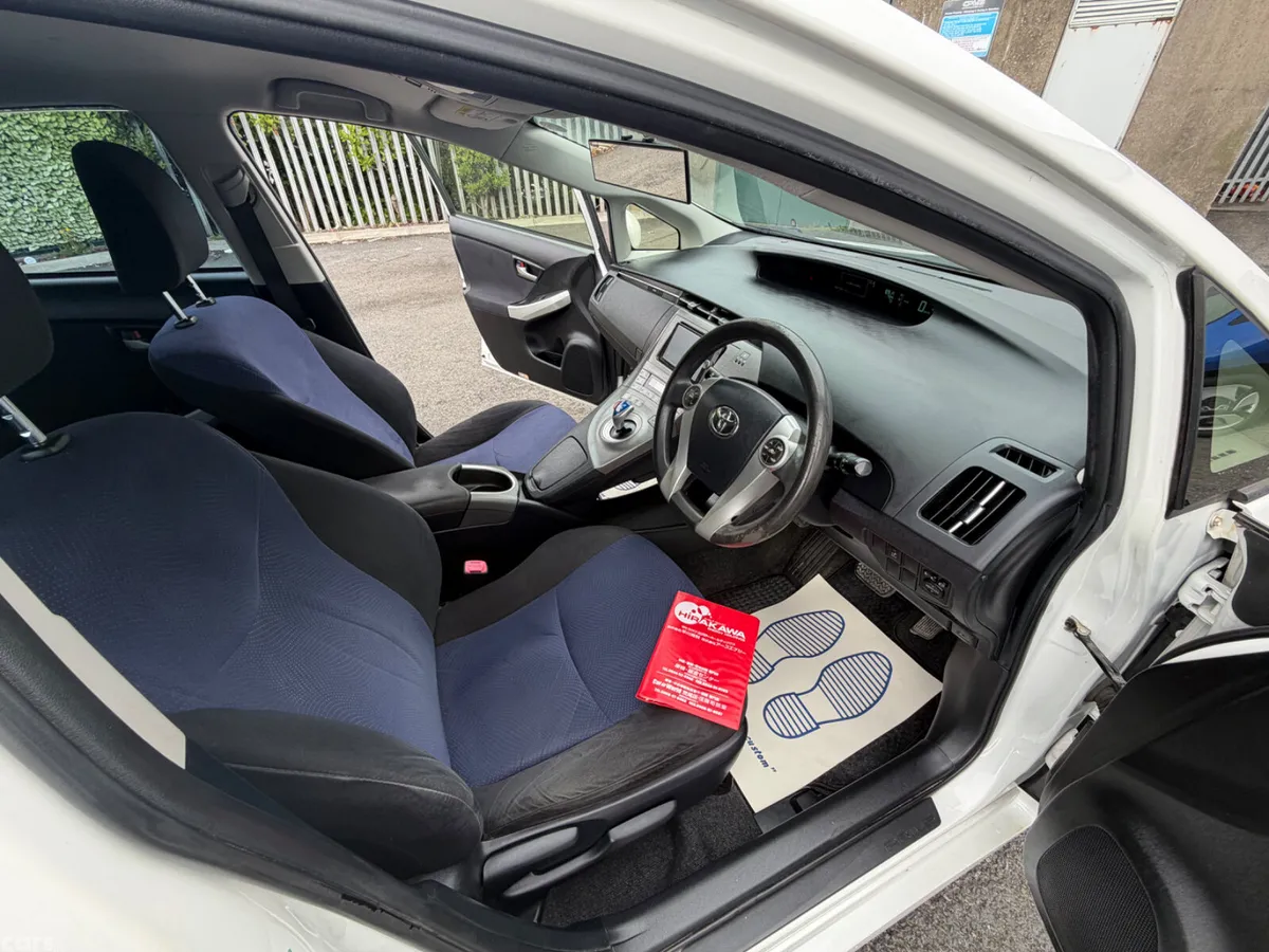 Toyota Prius Hatchback, Petrol, 2013, White