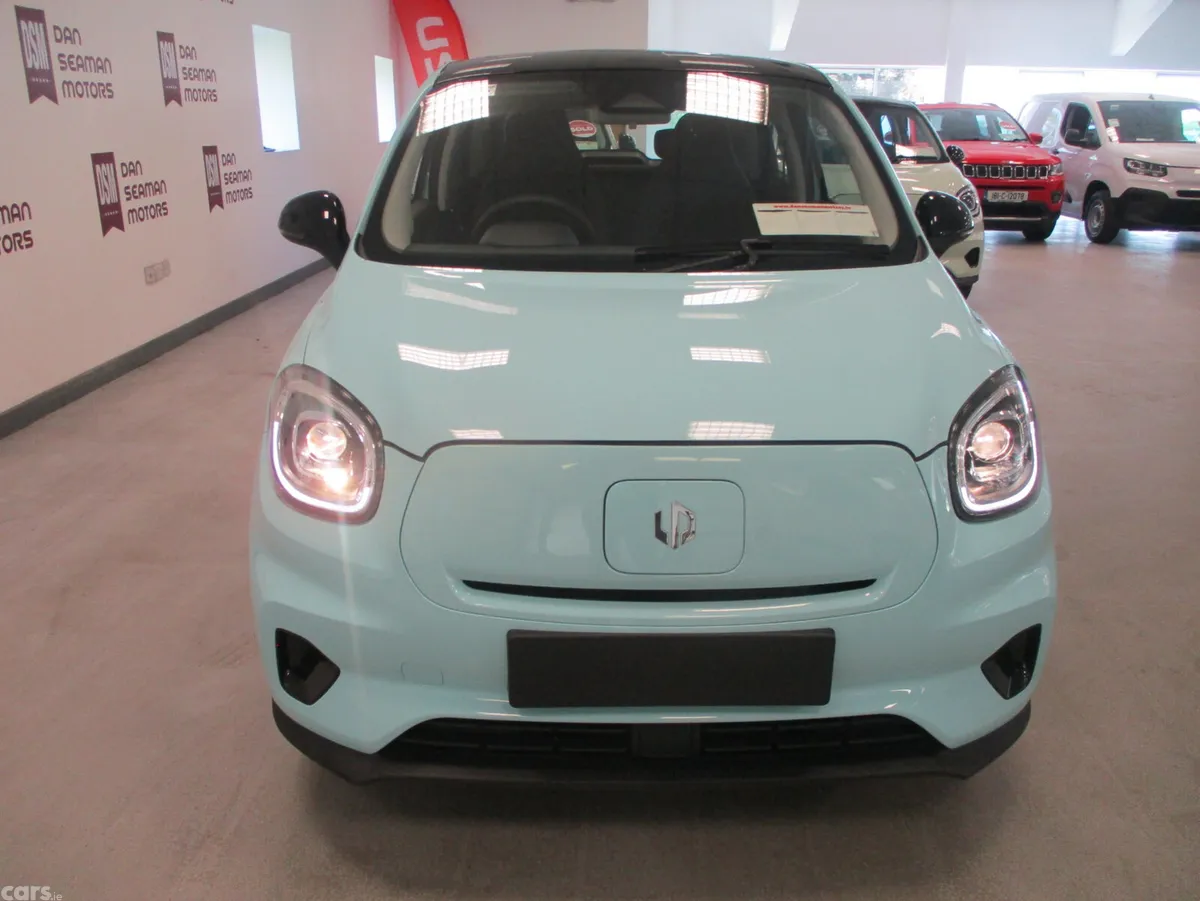 Leapmotor T03 Hatchback, Electric, 2027, Blue
