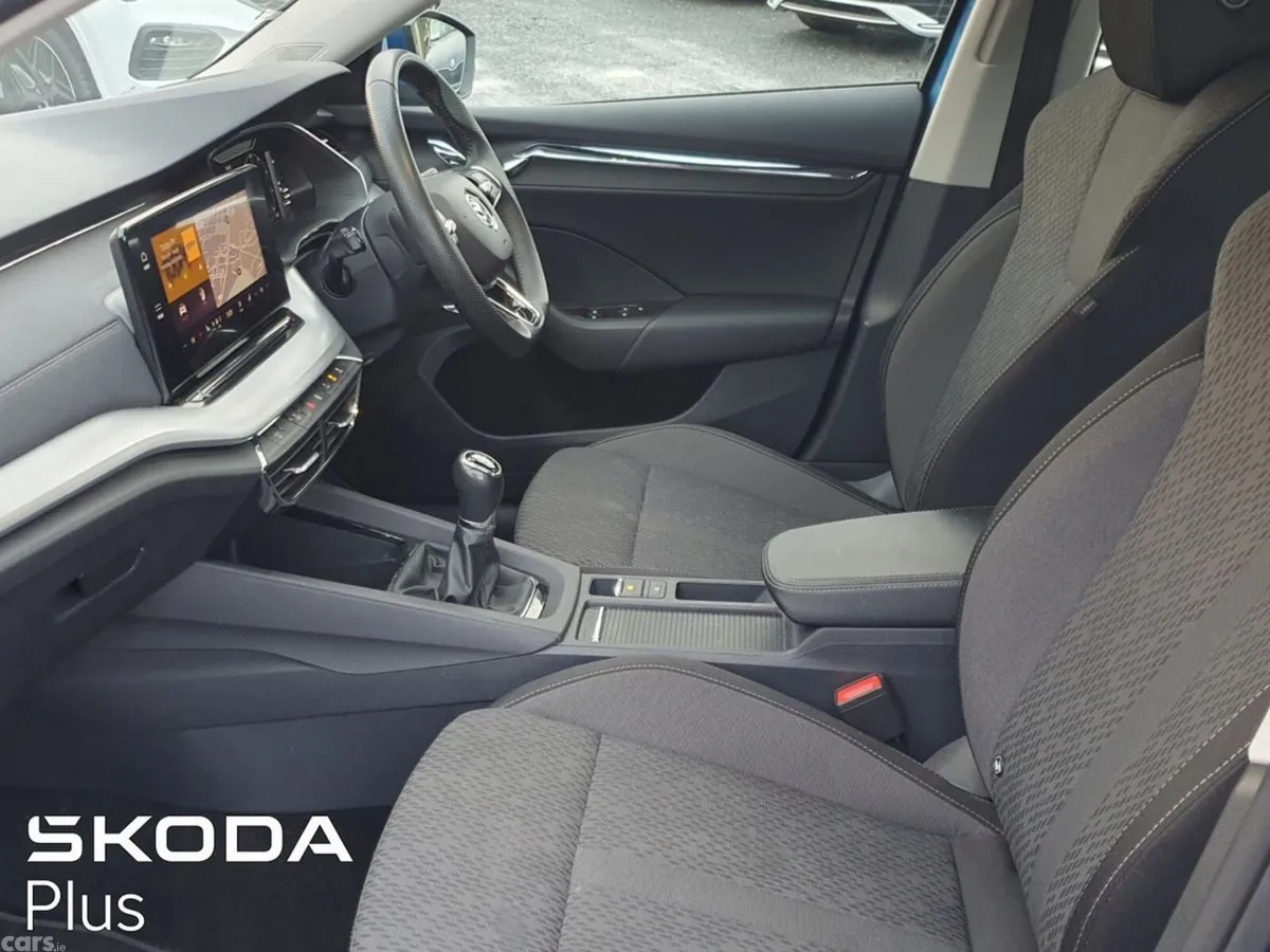 Skoda Octavia Saloon, Diesel, 2024, Blue