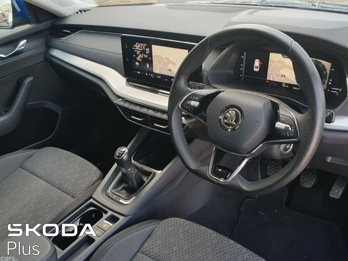 Skoda Octavia Saloon, Diesel, 2024, Blue
