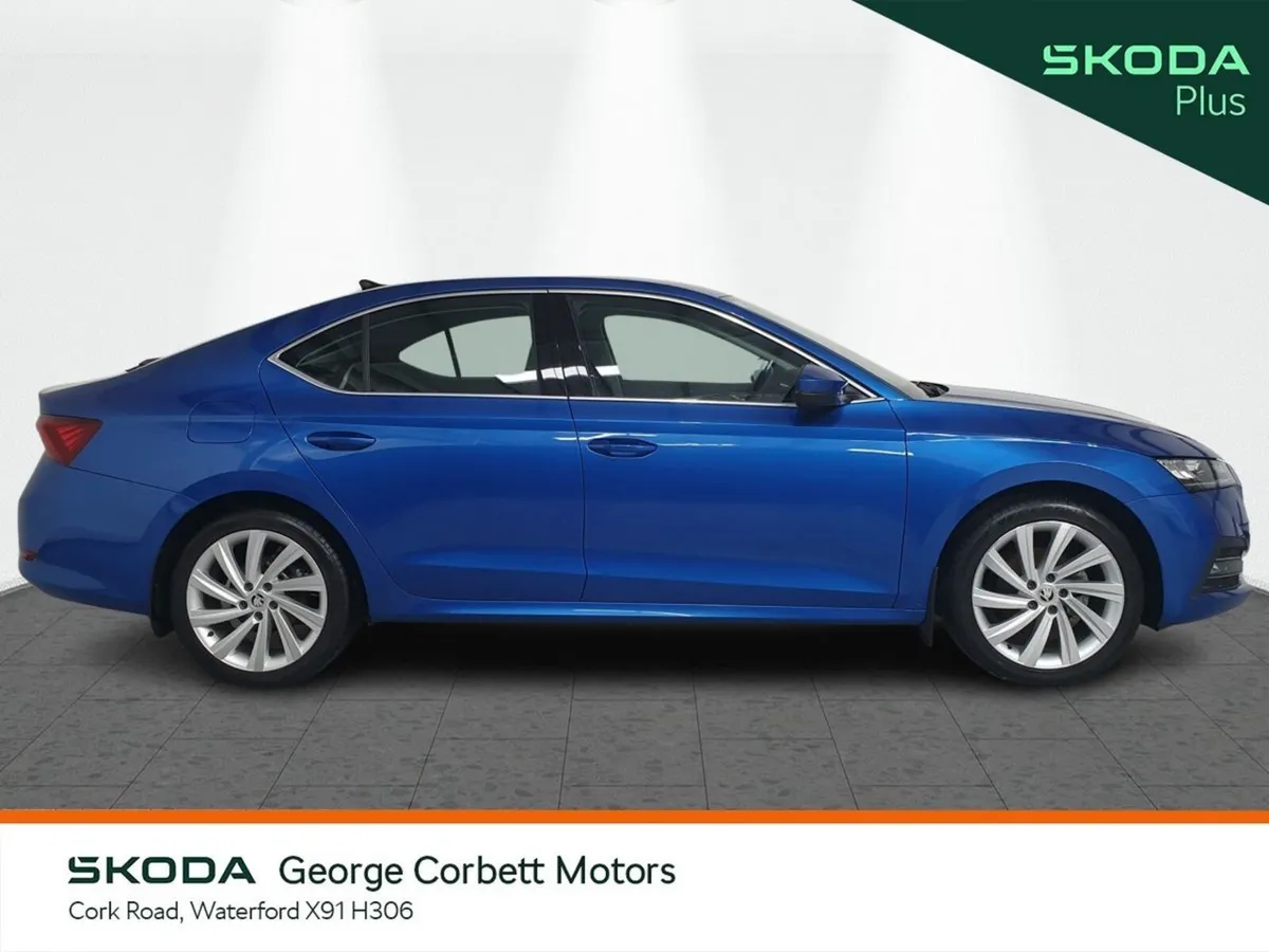 Skoda Octavia Saloon, Diesel, 2024, Blue
