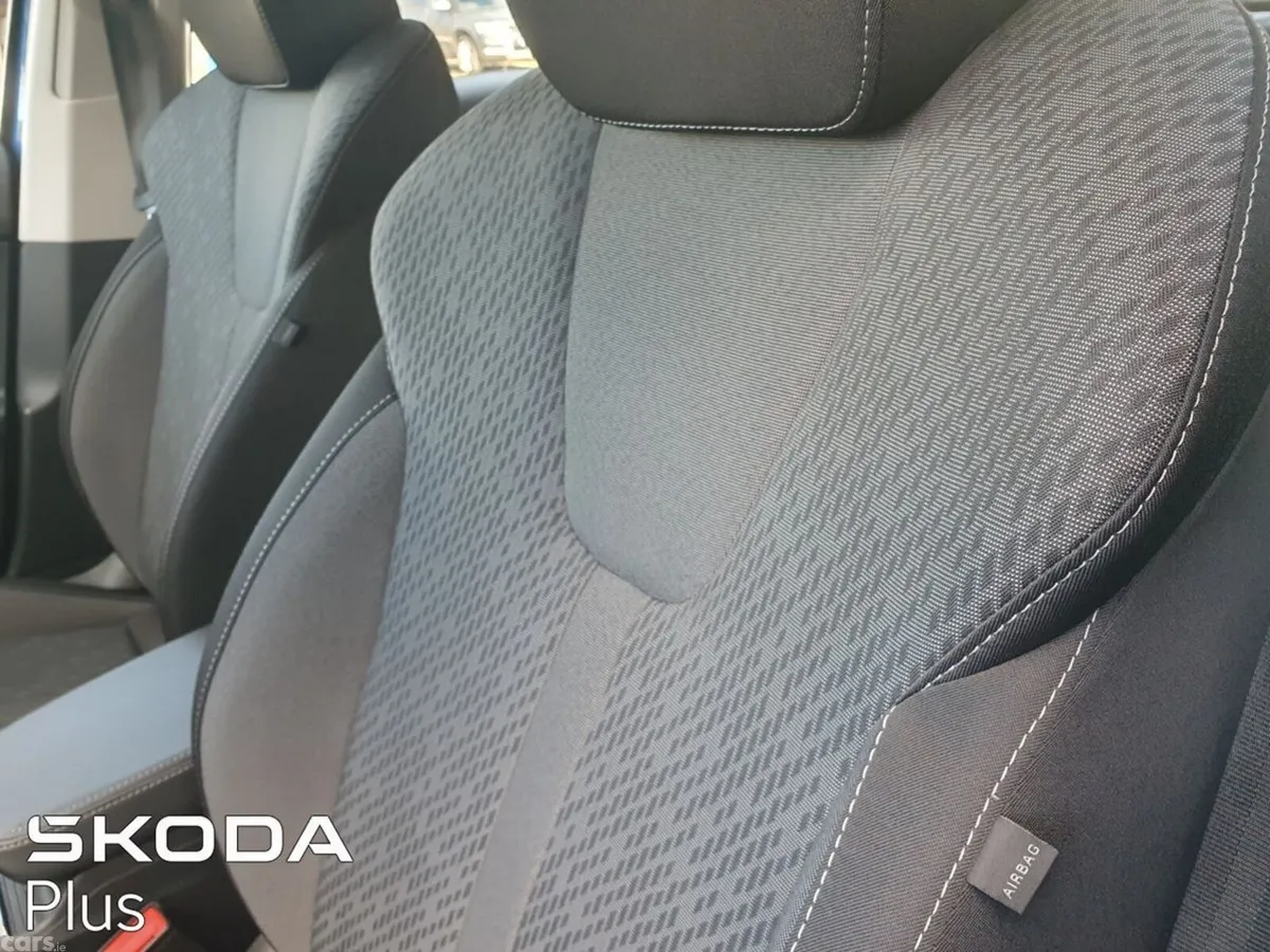 Skoda Octavia Saloon, Diesel, 2024, Blue
