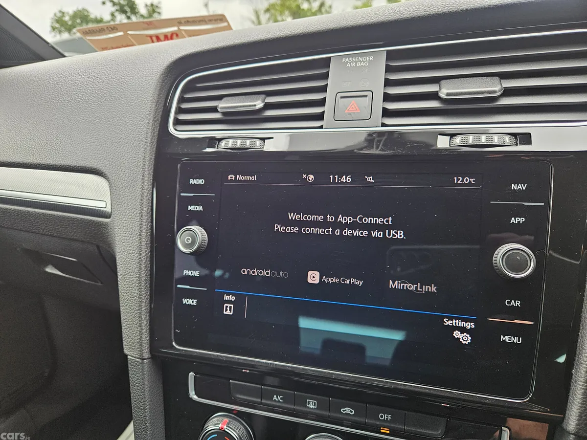 Volkswagen Golf Hatchback, Petrol, 2018, Red