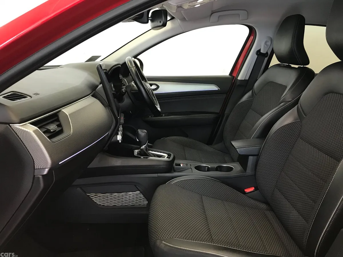 Renault Arkana Hatchback, Petrol, 2022, Red