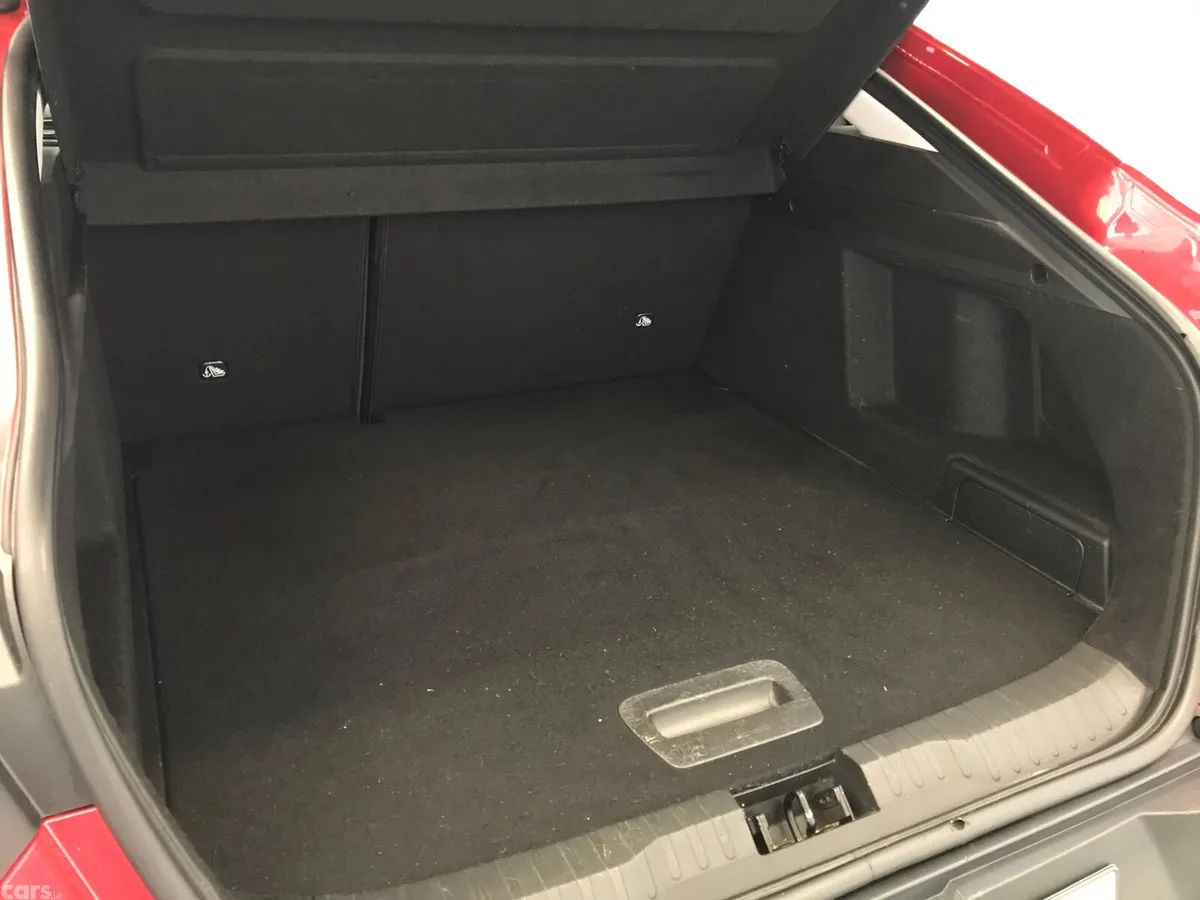 Renault Arkana Hatchback, Petrol, 2022, Red