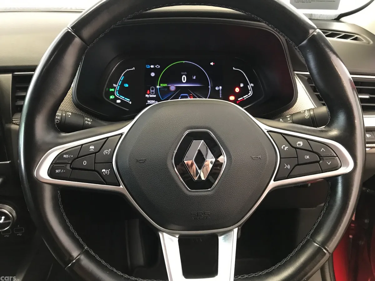Renault Arkana Hatchback, Petrol, 2022, Red