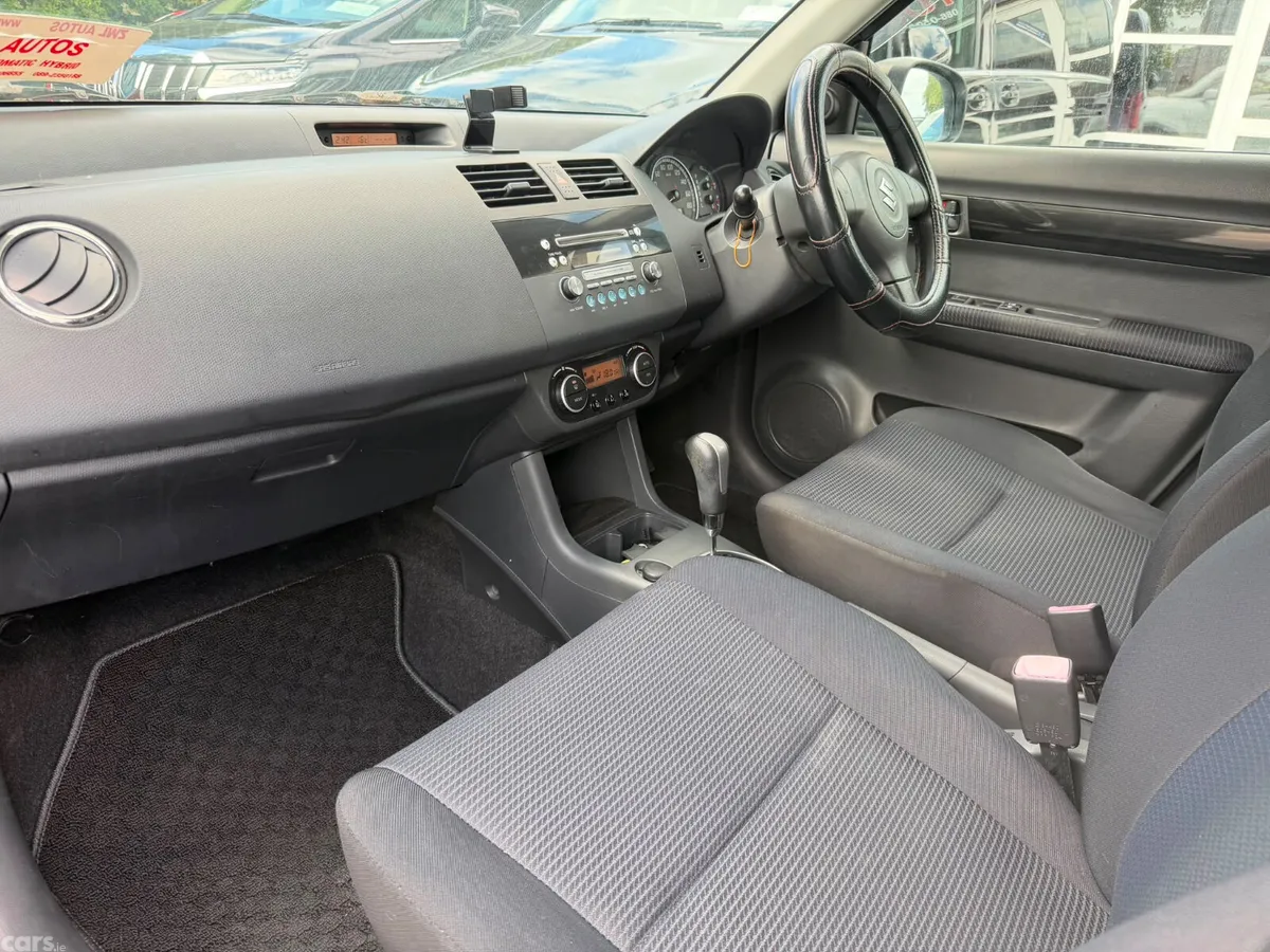Suzuki Swift Hatchback, Petrol, 2009, White