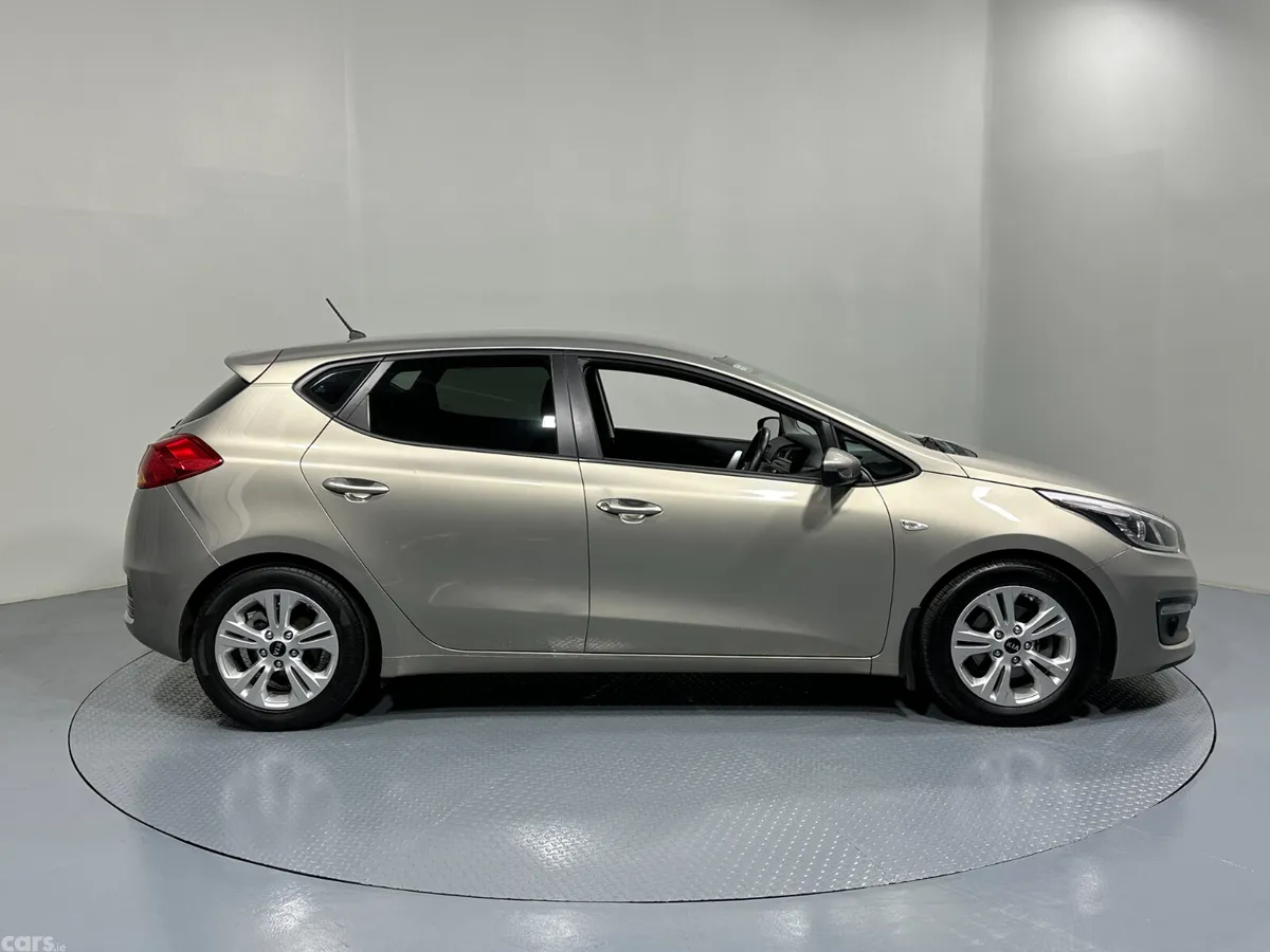 Kia Ceed Hatchback, Diesel, 2016, Silver