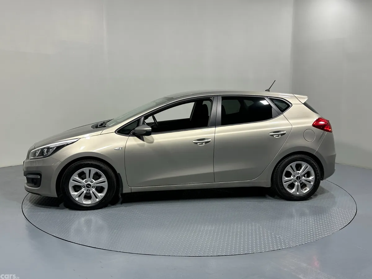 Kia Ceed Hatchback, Diesel, 2016, Silver