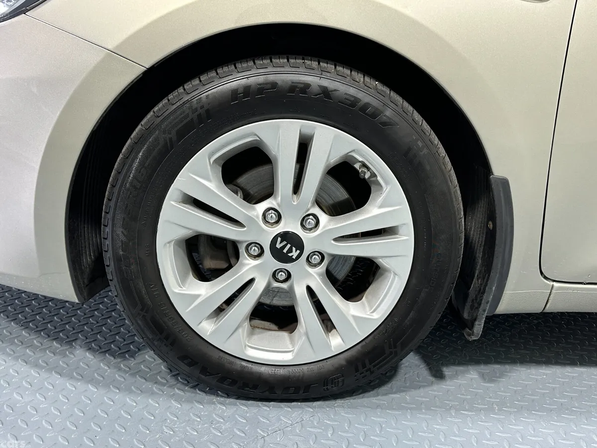 Kia Ceed Hatchback, Diesel, 2016, Silver