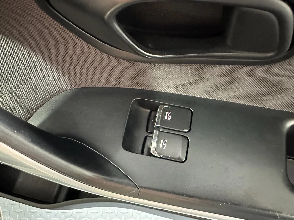 Kia Ceed Hatchback, Diesel, 2016, Silver