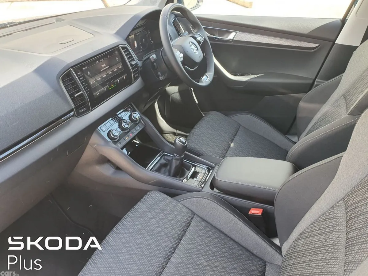 Skoda Karoq SUV, Petrol, 2024, Blue