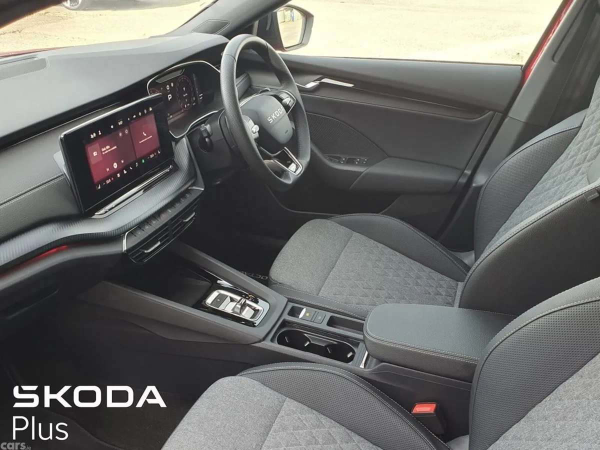 Skoda Octavia Estate, Diesel, 2025, Red