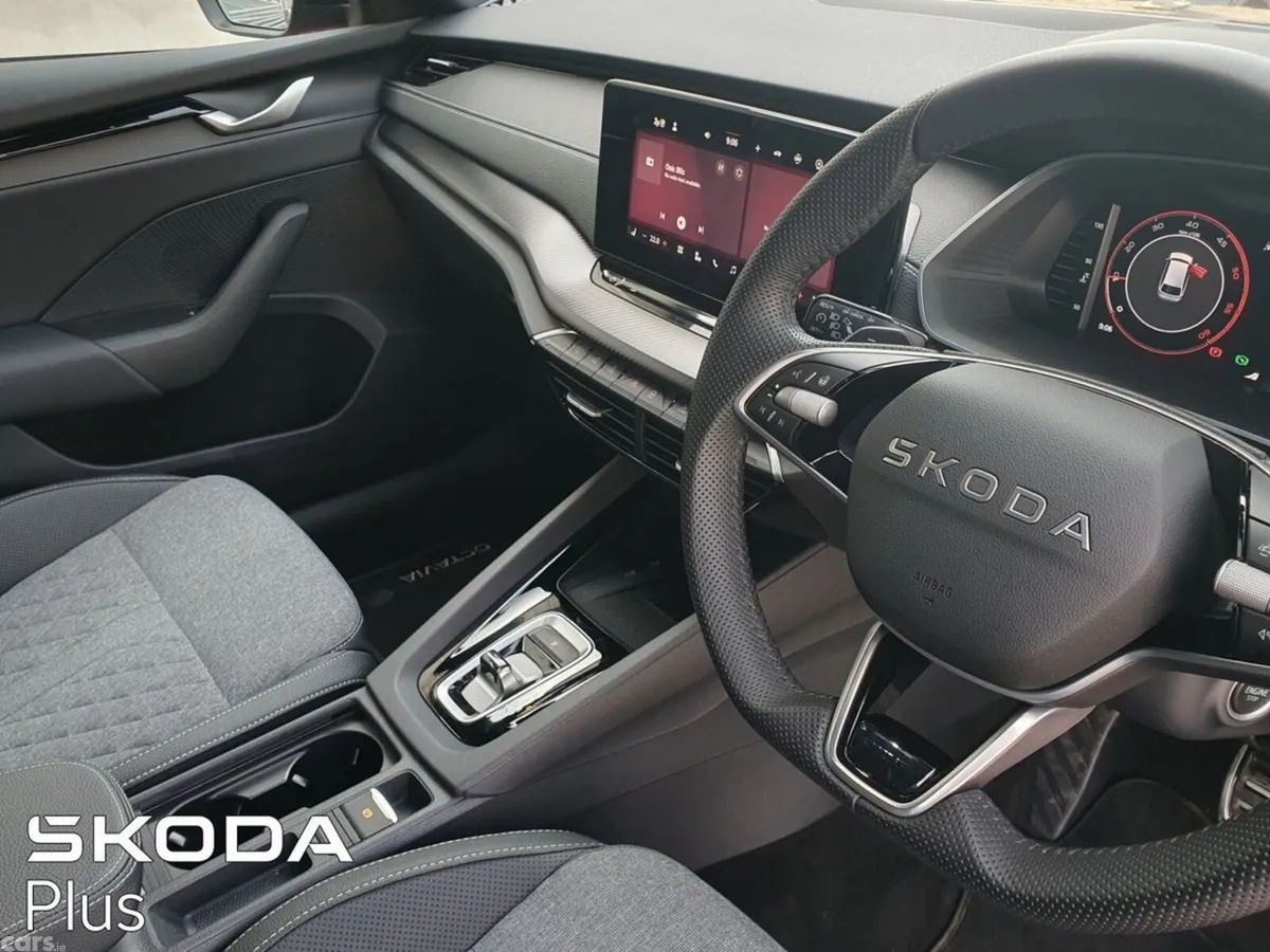 Skoda Octavia Estate, Diesel, 2025, Red