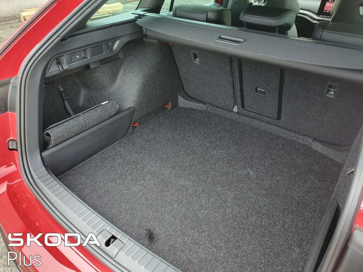 Skoda Octavia Estate, Diesel, 2025, Red