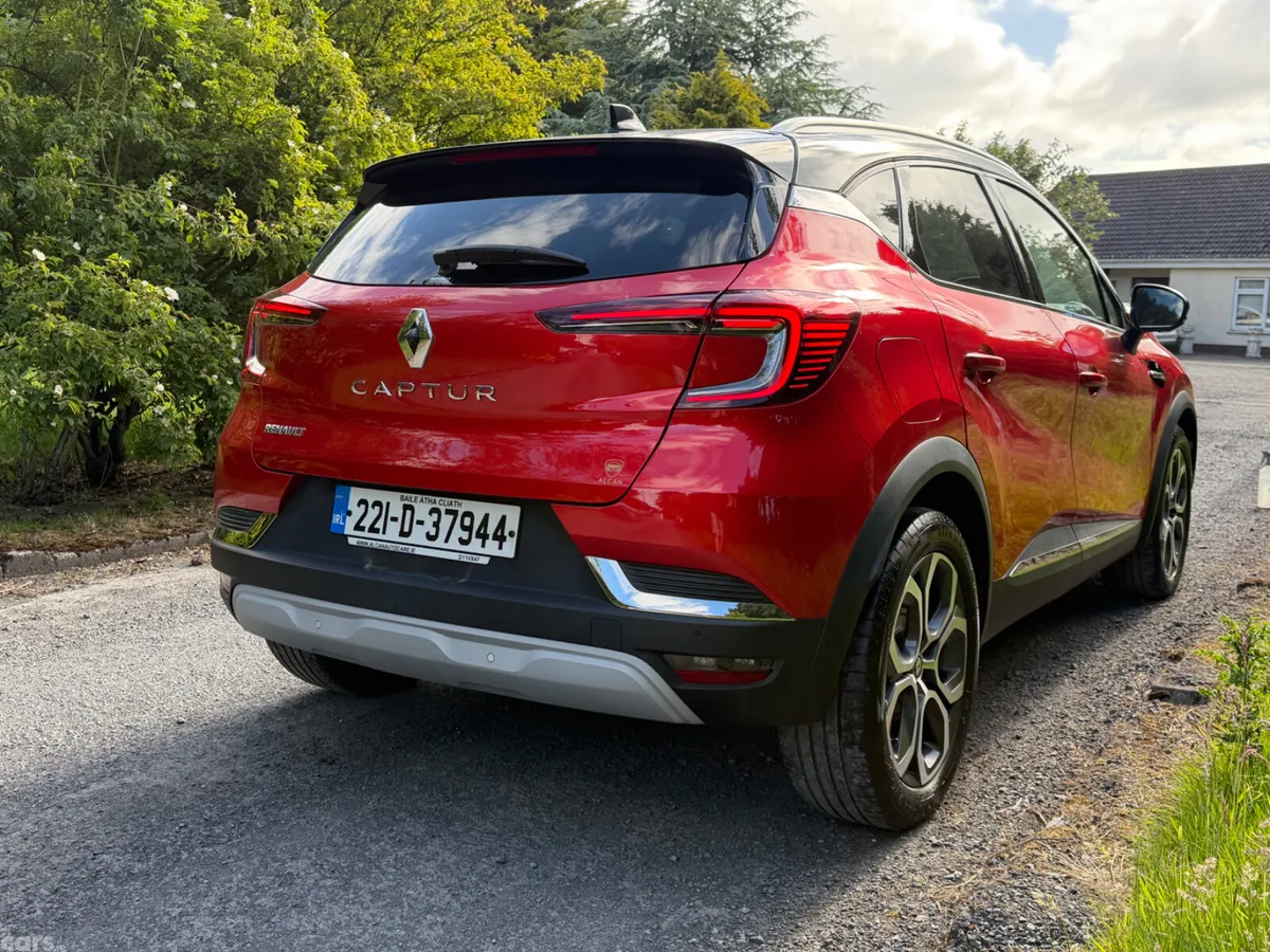 Renault Captur SUV, Petrol, 2022, Red