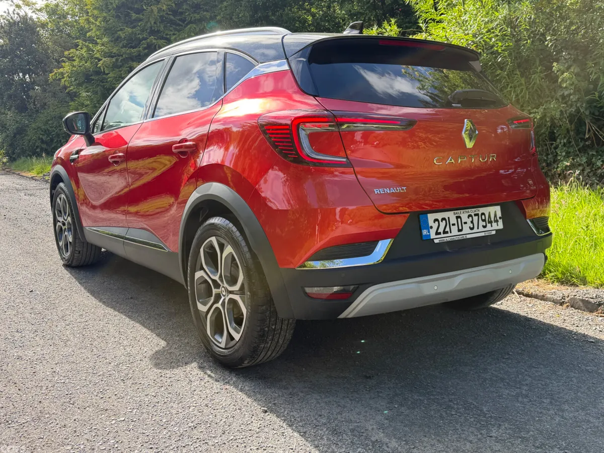 Renault Captur SUV, Petrol, 2022, Red