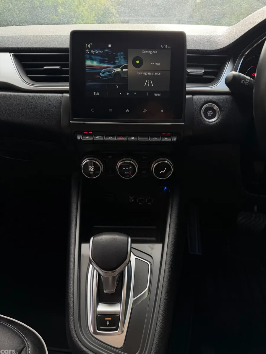 Renault Captur SUV, Petrol, 2022, Red