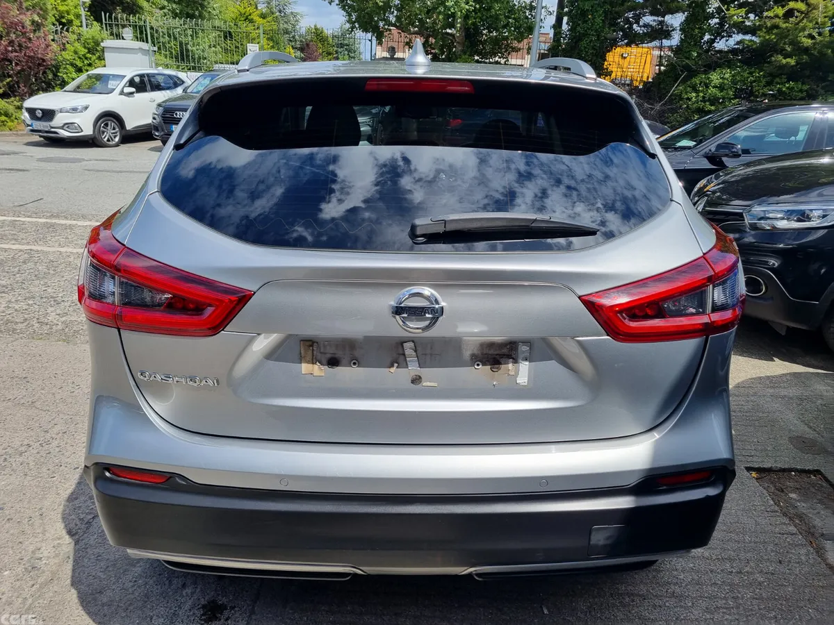 Nissan Qashqai SUV, Petrol, 2017, Silver