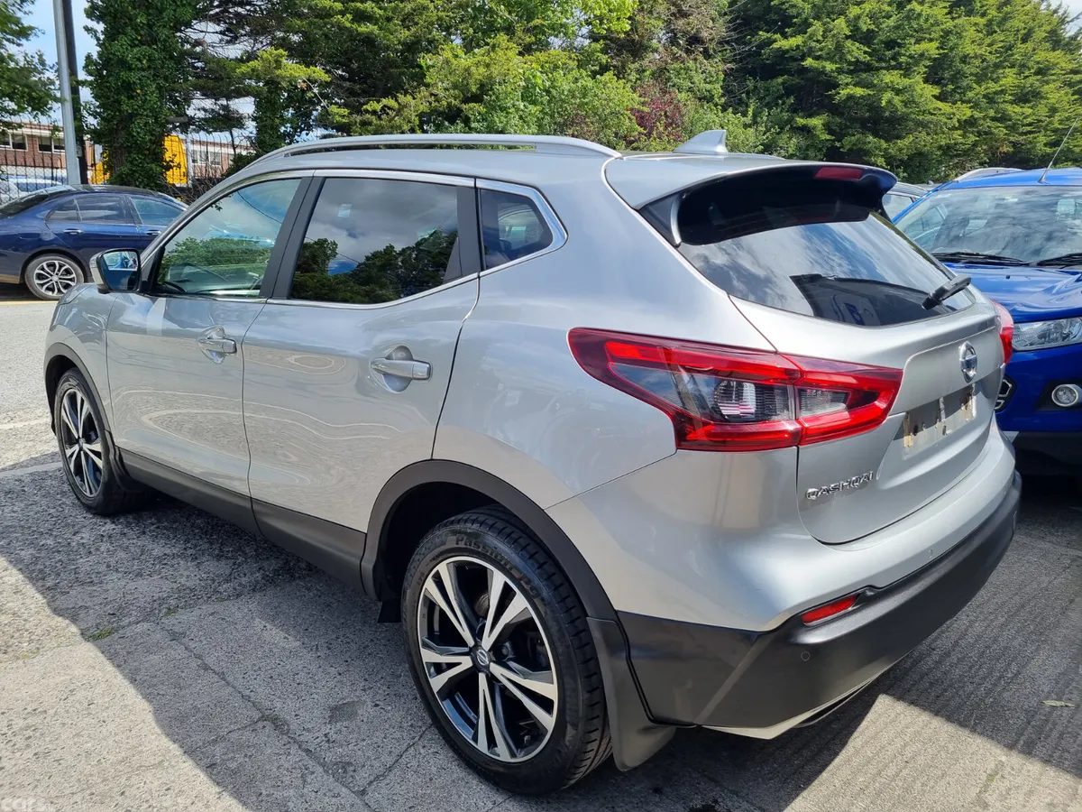 Nissan Qashqai SUV, Petrol, 2017, Silver
