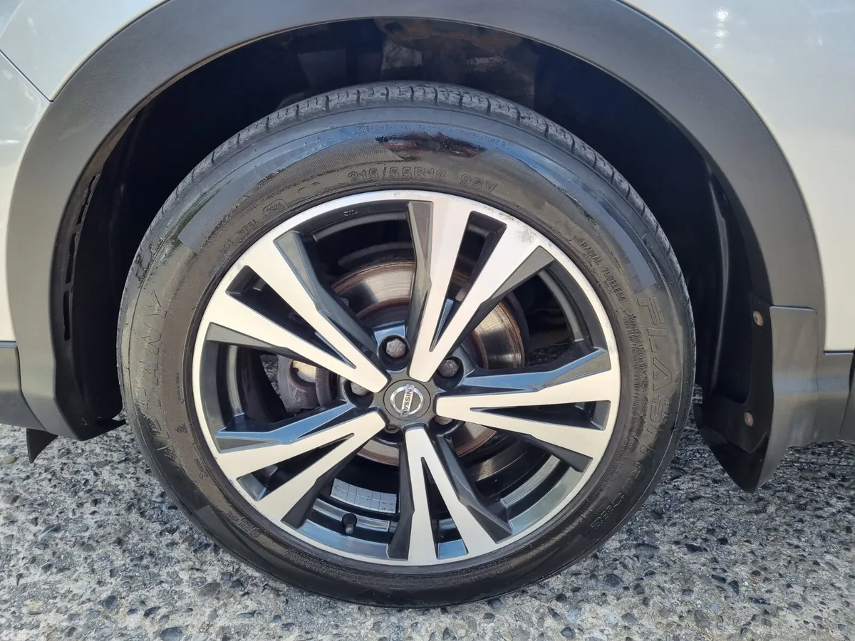 Nissan Qashqai SUV, Petrol, 2017, Silver