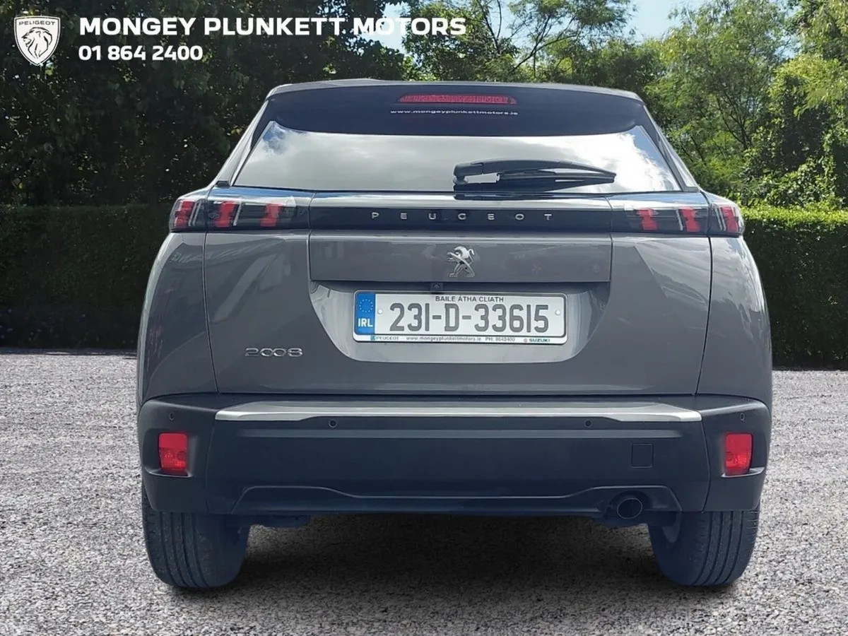 Peugeot 2008 MPV, Petrol, 2023, Grey