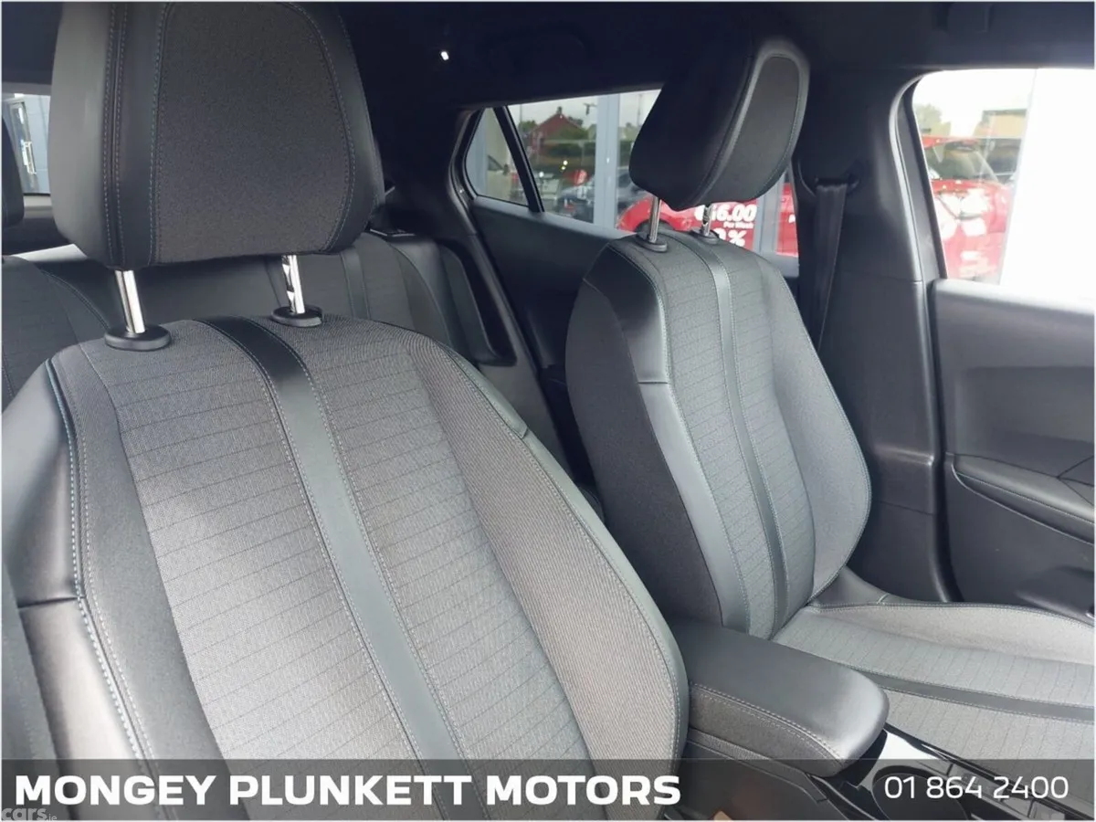 Peugeot 2008 MPV, Petrol, 2023, Grey