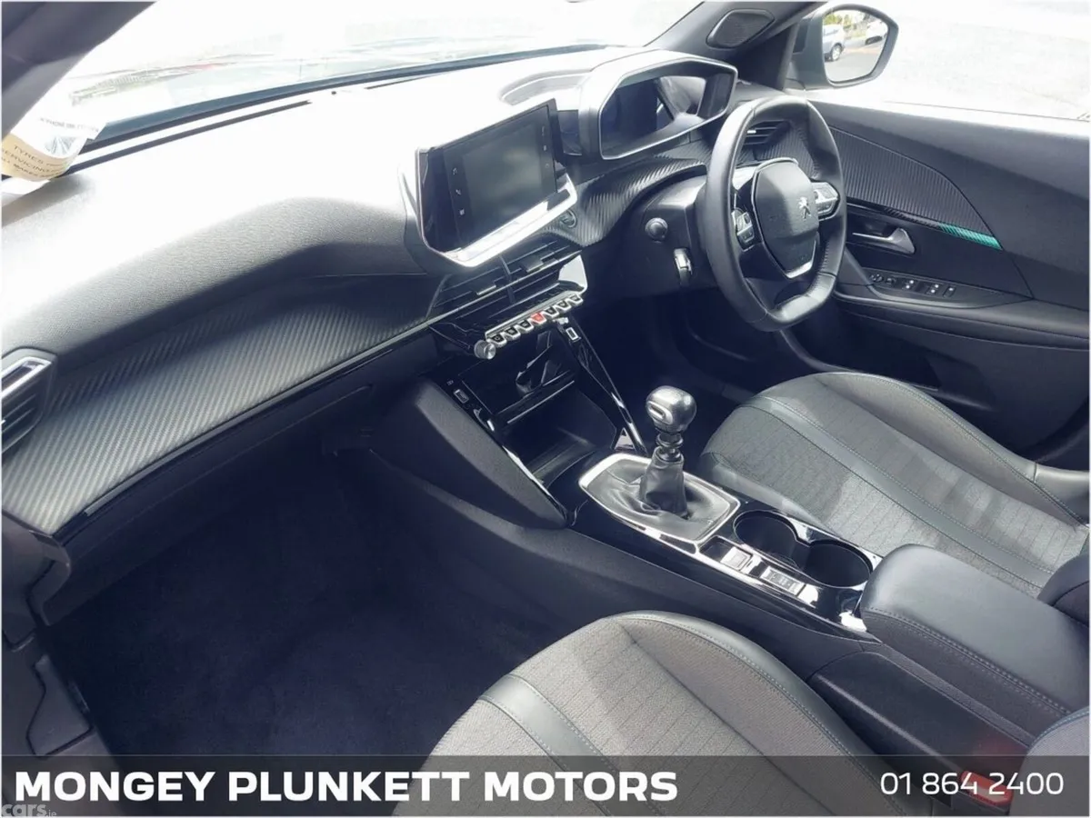 Peugeot 2008 MPV, Petrol, 2023, Grey