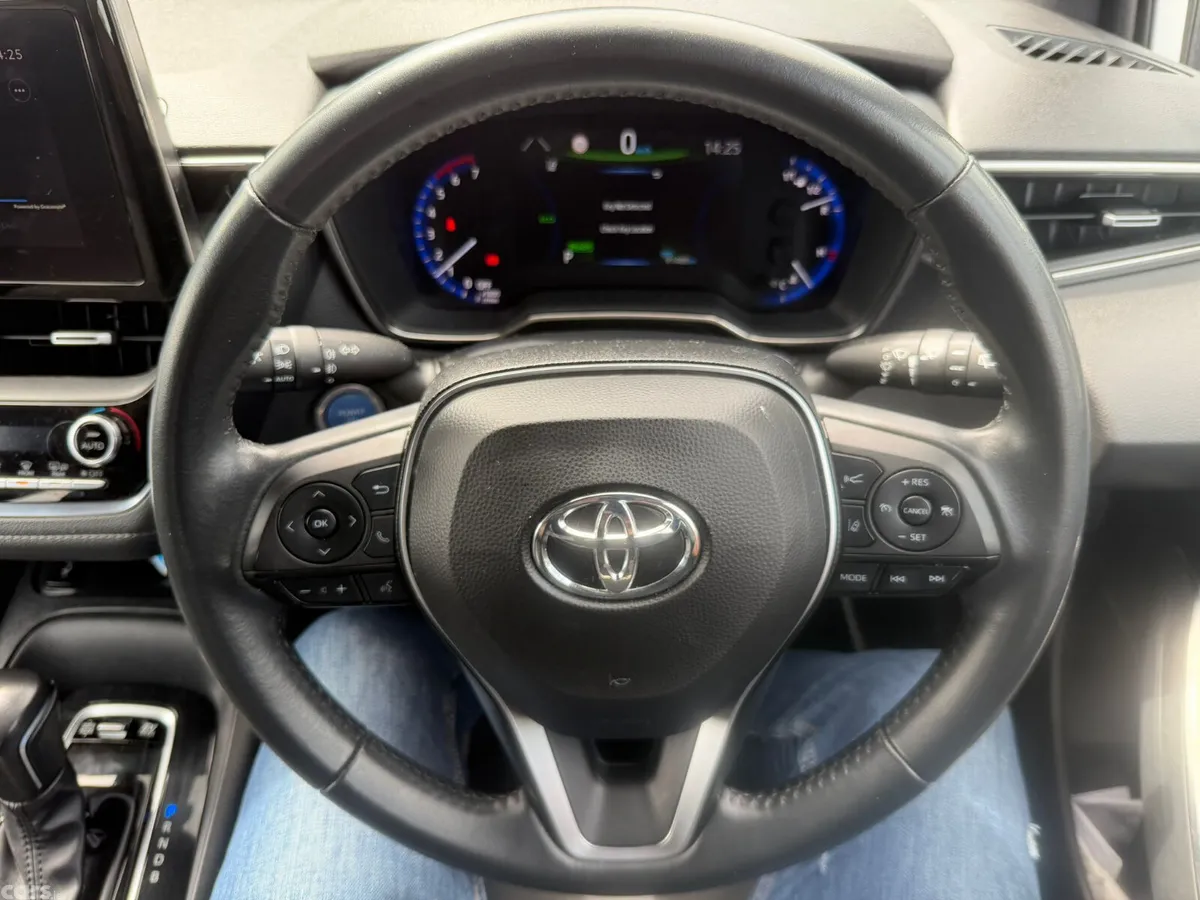 Toyota Corolla Hatchback, Petrol Hybrid, 2023, White