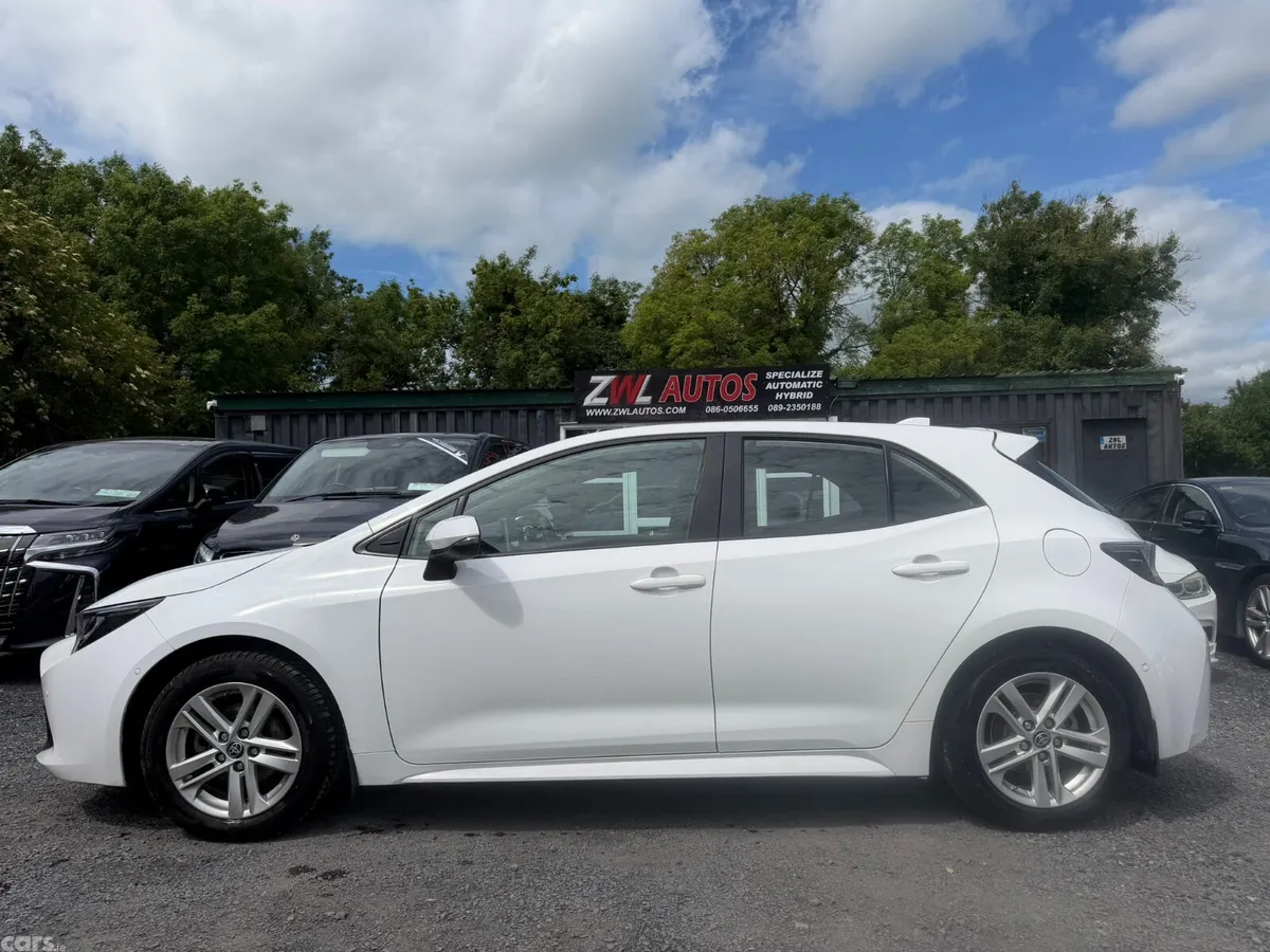 Toyota Corolla Hatchback, Petrol Hybrid, 2023, White