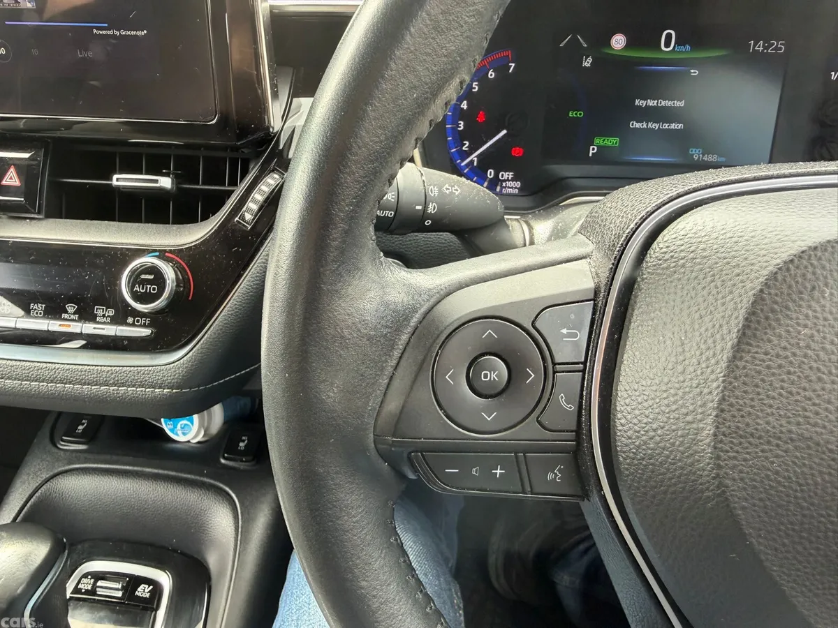 Toyota Corolla Hatchback, Petrol Hybrid, 2023, White