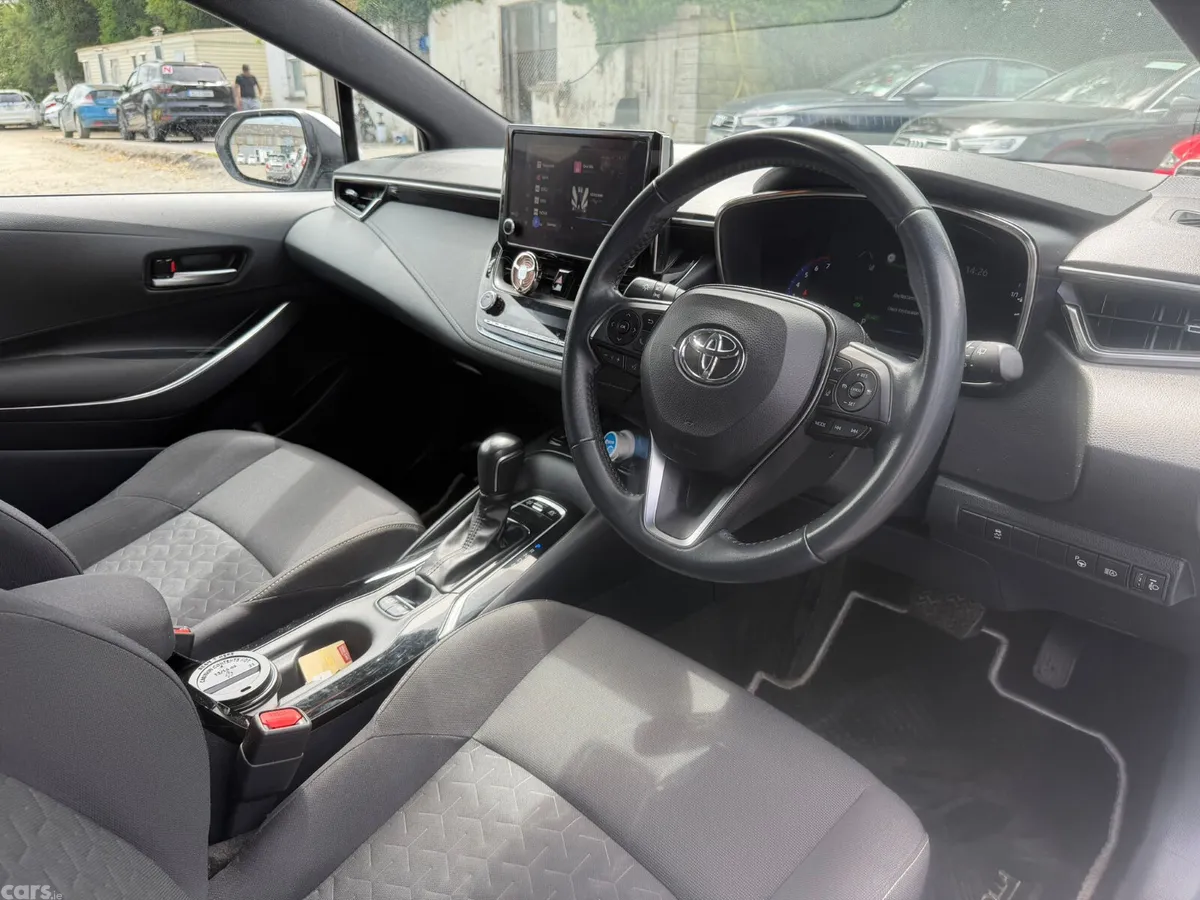 Toyota Corolla Hatchback, Petrol Hybrid, 2023, White