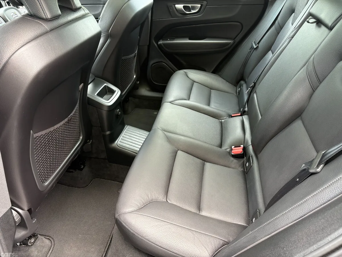 Volvo XC60 SUV, Petrol Plug-in Hybrid, 2024, Grey
