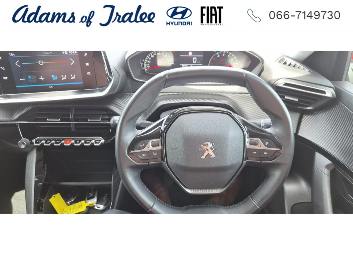 Peugeot 2008 MPV, Petrol, 2021, Red