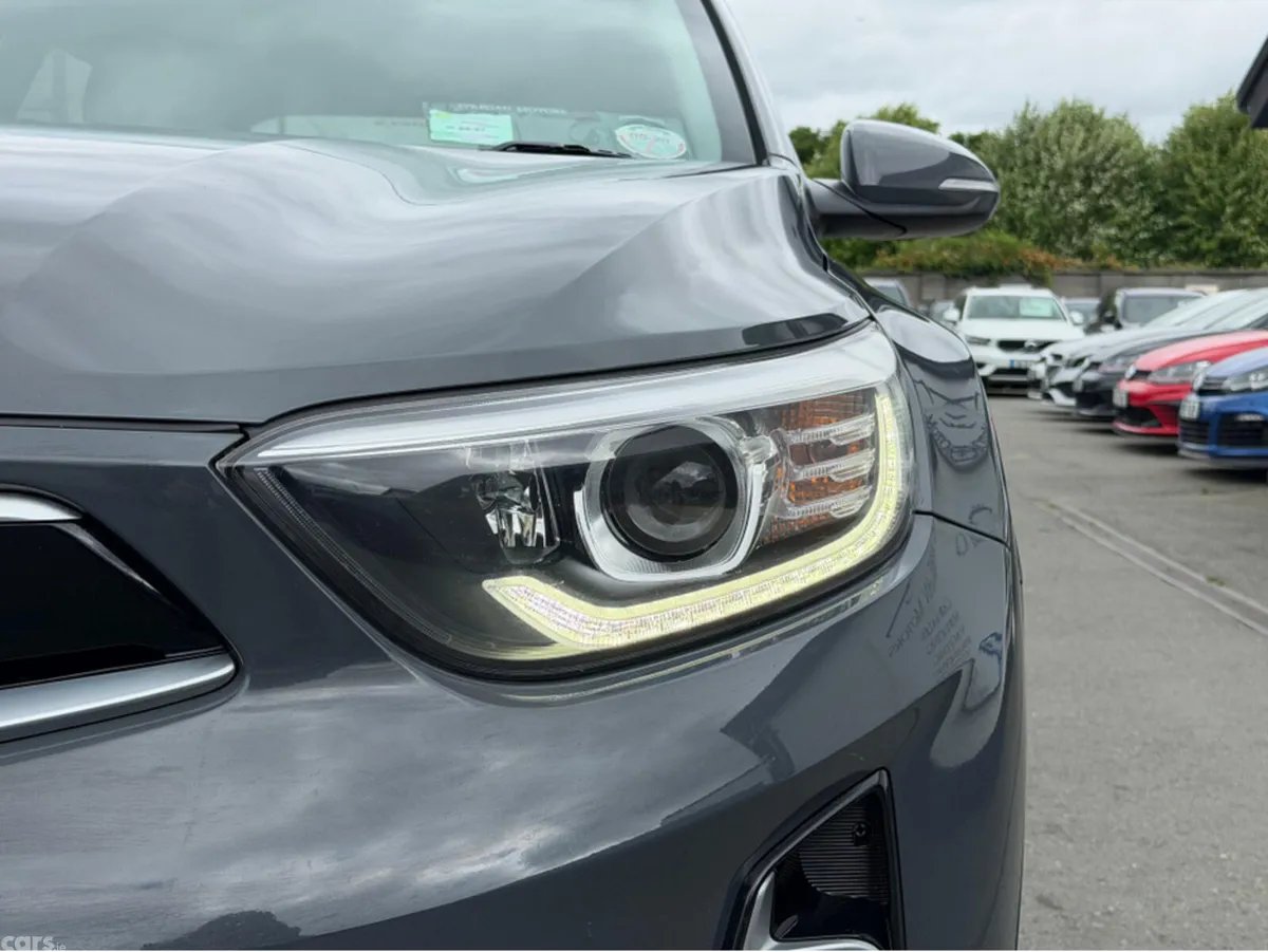 Kia Stonic Estate, Petrol Hybrid, 2021, Grey