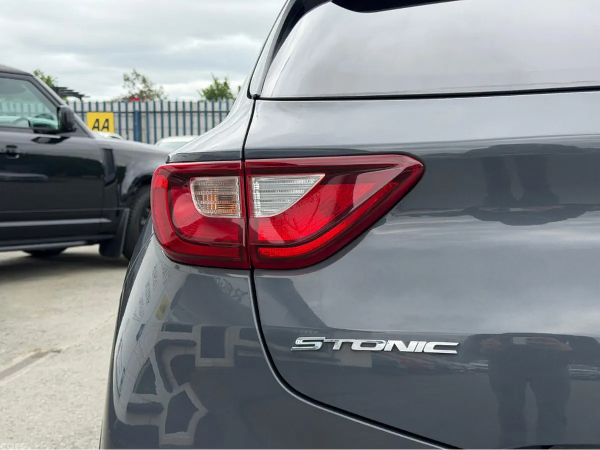 Kia Stonic Estate, Petrol Hybrid, 2021, Grey